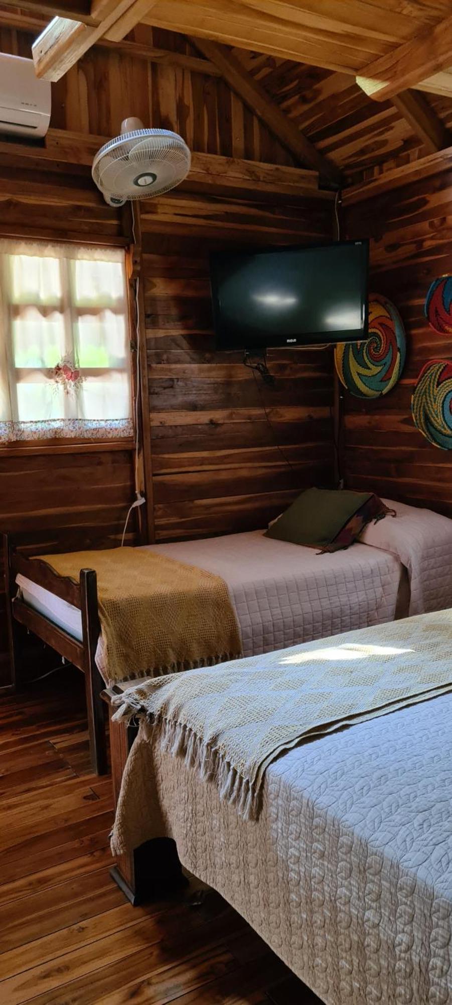 Congos Hostal Y Camping Playa Hermosa  Buitenkant foto